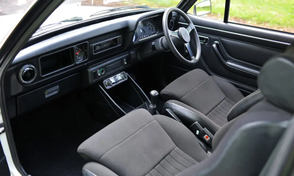 World record set as 1976 Ford Escort RS1800, a former press demonstrator, sells for £276,848 at Historics' Windsorview Lakes sale