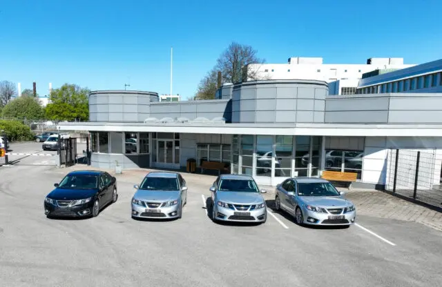 Final Saabs to be auctioned