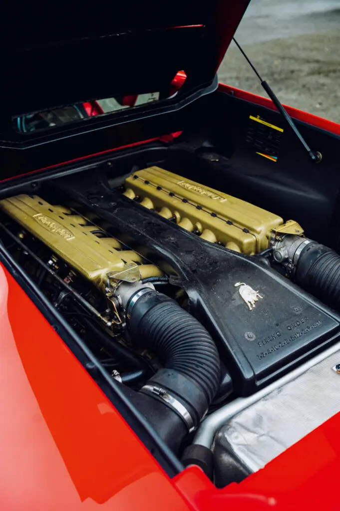 Lamborghini Countach SE30 engine