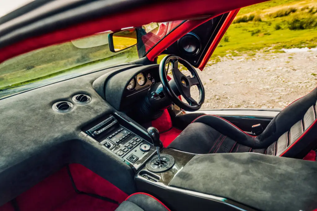 Lamborghini Countach SE30