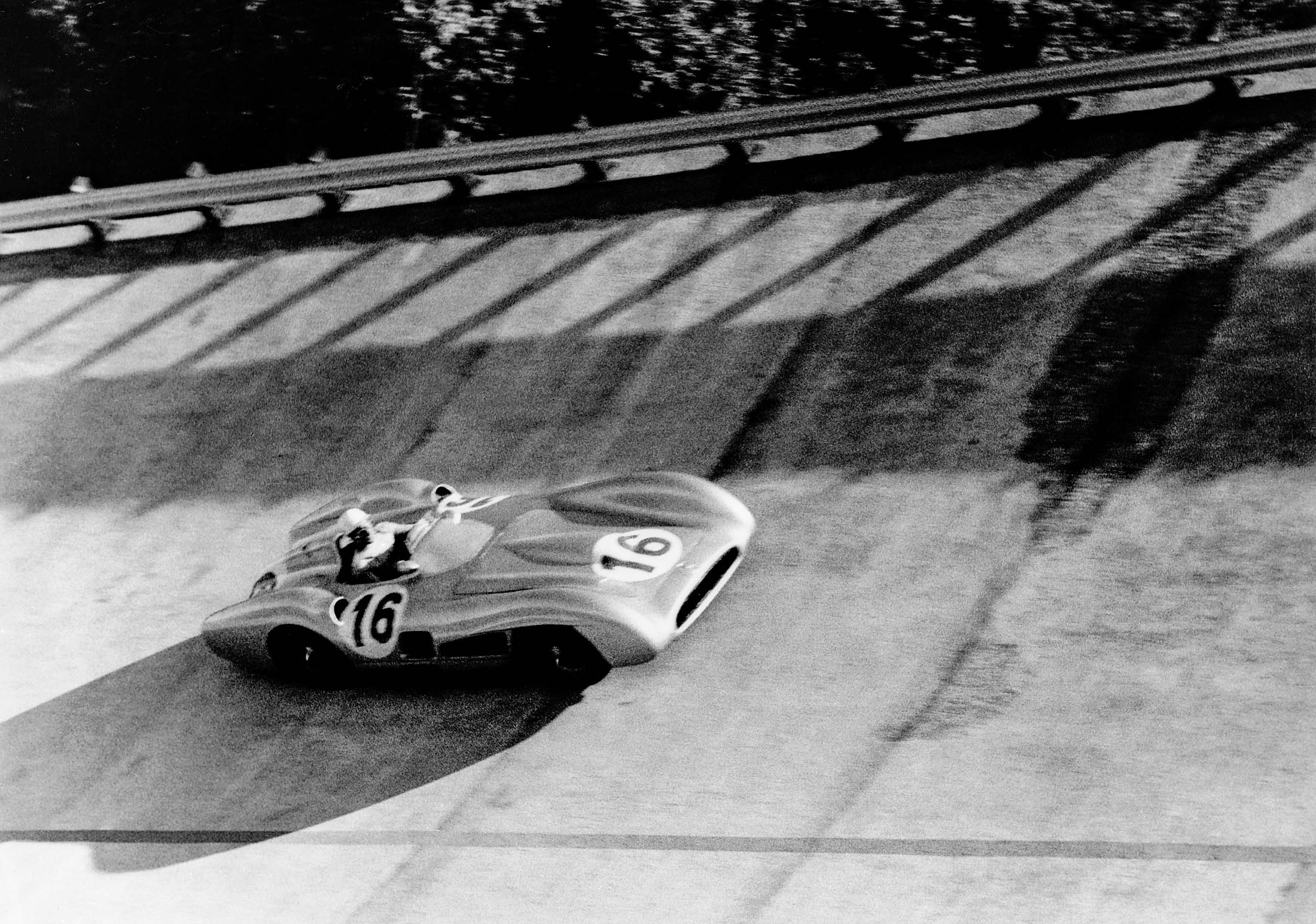 Ex-Fangio and Moss Silver Arrow streamliner to be auctioned